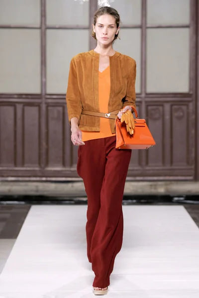 Look 25